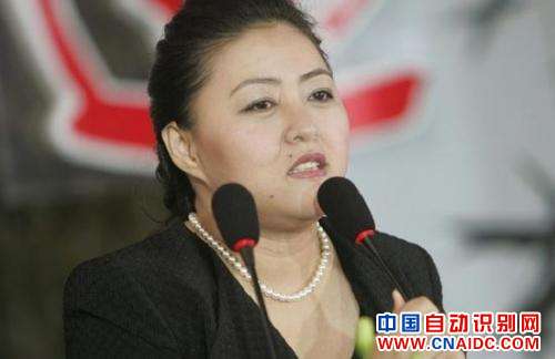 盘点中国17位身价过亿女富豪身世(组图)