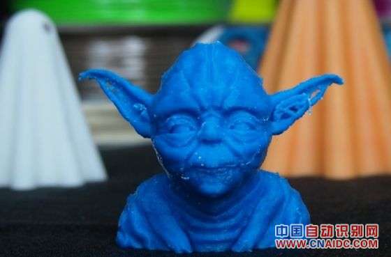 工业用3D打印机通常使用通风井和过滤器清除悬浮颗粒,而人们很少考虑家用3D打印机安装环境的颗粒物排放问题。