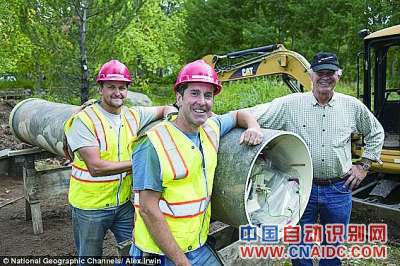 法制晚报讯(记者 张洁清 蒋伊晋) 据英国《每日邮报》日前报道,由苹果公司创始人史蒂夫·乔布斯30年前埋入地下的“时间胶囊”近日终于被挖掘。