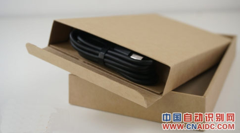 最高性价比!小米3手机开箱图赏:5寸视网膜屏(多图)