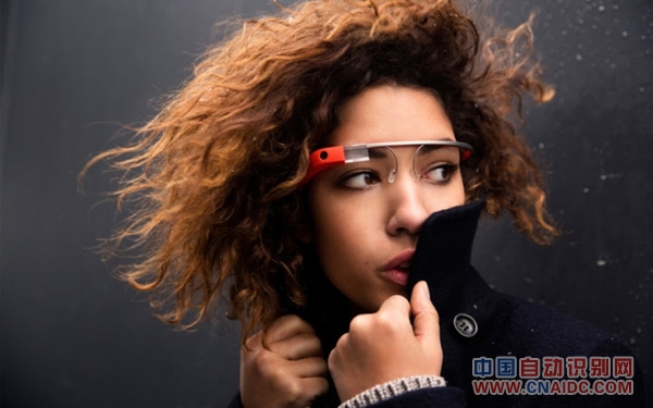 google-glass-girl-model