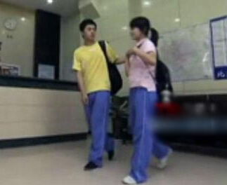 12岁小情侣开房